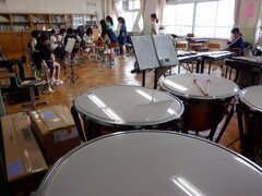 u