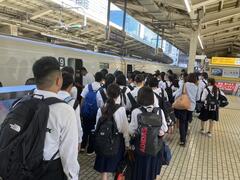 新幹線乗り込み