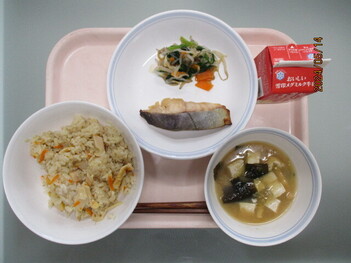 給食