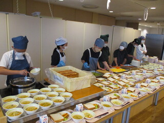 朝食