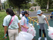公園でのごみ拾い