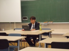 講師