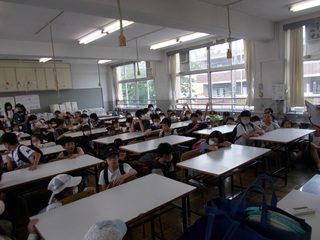 鑑賞マナーを全員で確認。