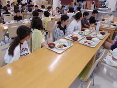 朝食の様子