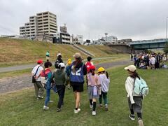 なかよし班でウォークラリー