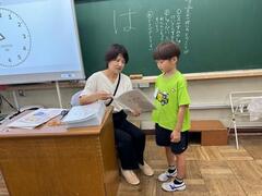 あゆみを渡す様子