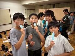 学校に泊まろう